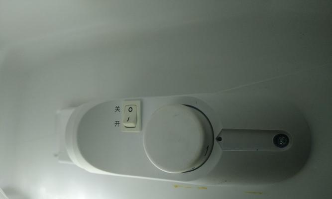 冰柜不亮的原因及解决方法（解决冰柜不亮的小妙招）