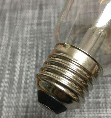 如何更换容声油烟机灯泡（简单操作）