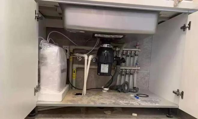 如何正确清洗橱柜热水器（简单易行的清洗方法）