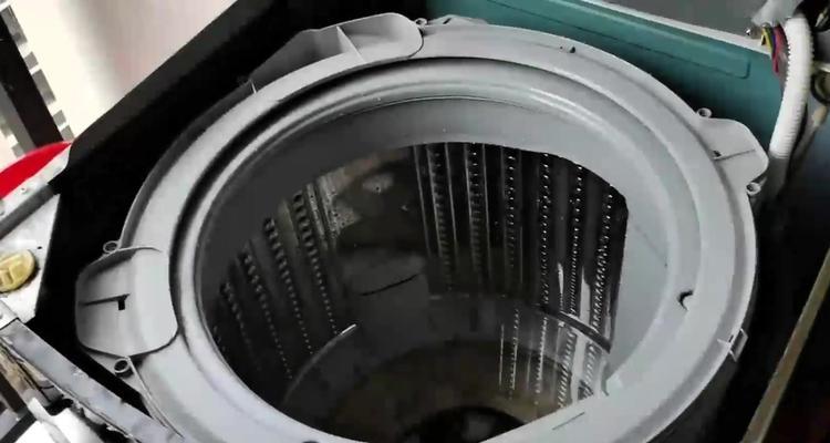 洗衣机双缸清洗方法（保持洗衣机清洁与高效运转）