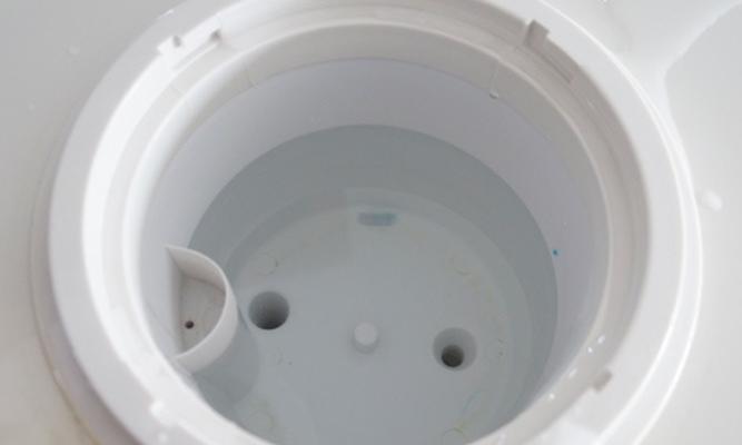 饮水机表面清洗方法有哪些？如何有效去除污渍？