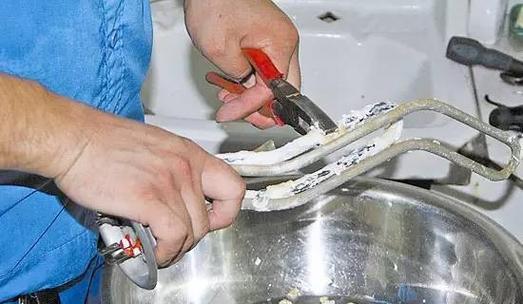 电热饮水机水垢去除方法有哪些？简单几步轻松搞定？