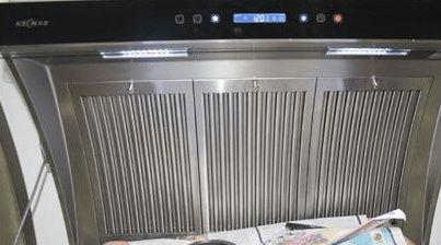 商用油烟机油污清洗方法（告别油污困扰，轻松清洁商用油烟机）