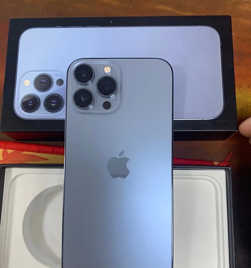 手机摄像头x1模糊的可能原因是什么？