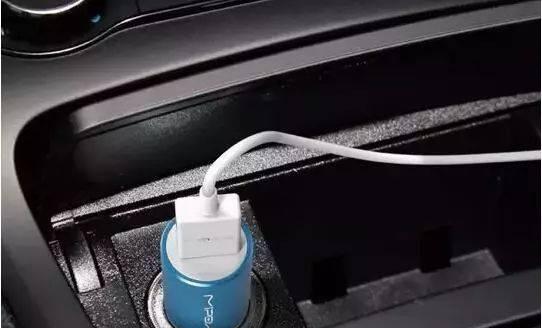 魅特50e原装充电器的功率是多少瓦？选择充电器时应注意什么？