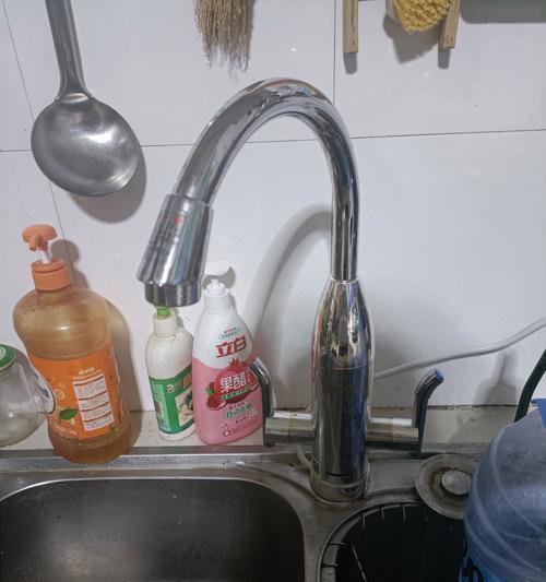 热水器双龙头固定方法是什么？
