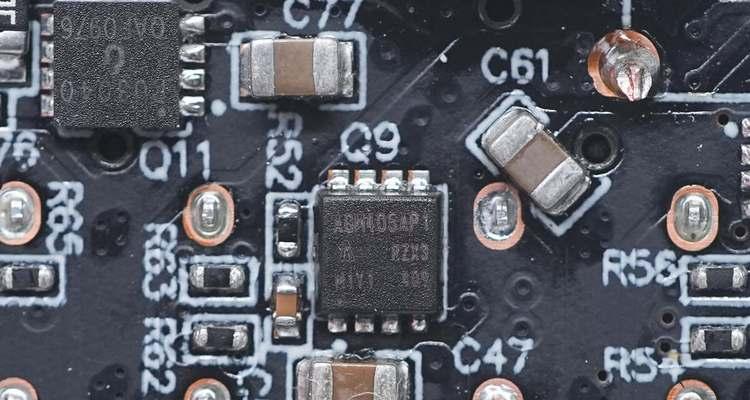 志高车载充电器使用方法是什么？如何正确连接和充电？