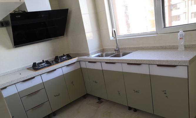 热水器包外壳拆卸视频教程在哪里找？需要什么工具？