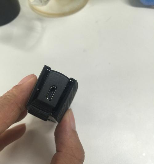 天龙刀锋耳机连接蓝牙的方法是什么？