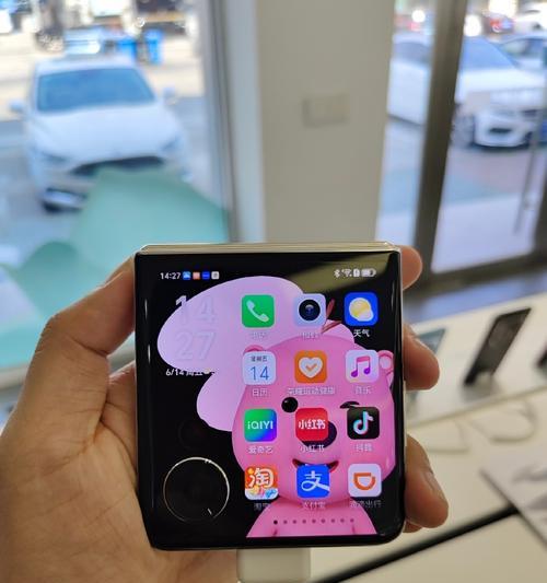 手机摄像头变色三倍的原因是什么？