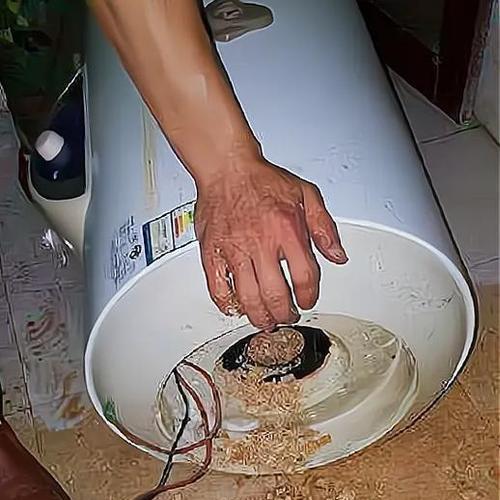 扁式热水器怎么清洗？清洗步骤和注意事项有哪些？