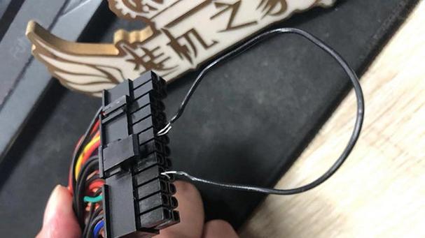 电脑机箱电源仓打开方法是什么？打开时应注意什么？