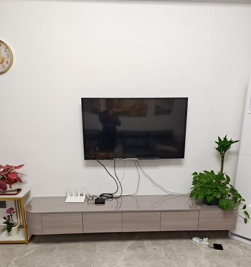 电视机背景挂字画的建议和选择？