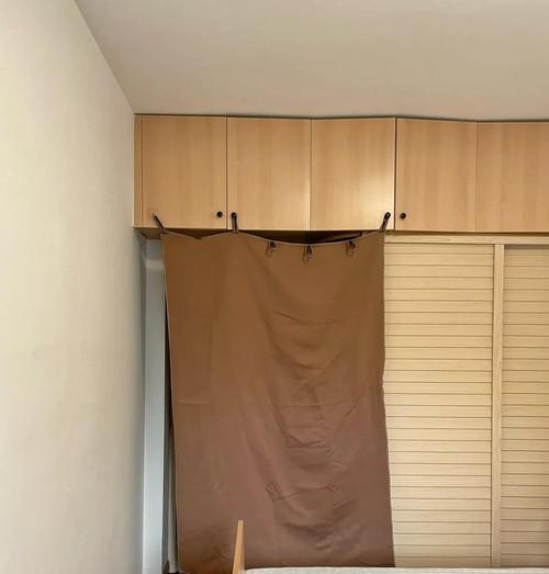 床上电脑桌遮光帘拆卸方法是什么？需要哪些工具？