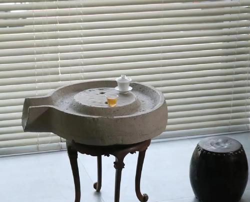 电视机旁的茶桌有特定名称吗？有什么讲究？