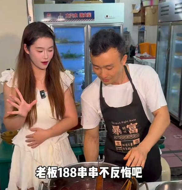 一个鸡爪10根签，美女吃四川串串花了418元，饭店曝光引网友狂喷