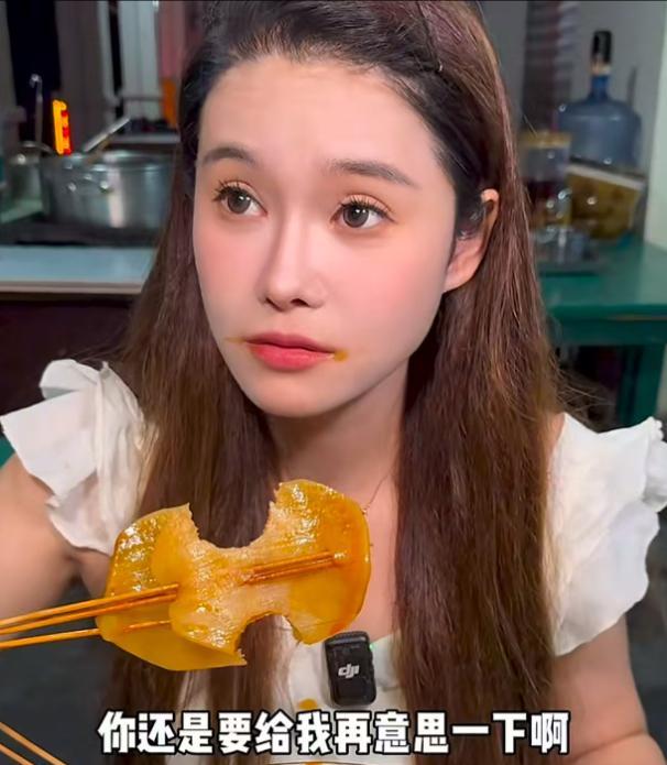 一个鸡爪10根签，美女吃四川串串花了418元，饭店曝光引网友狂喷