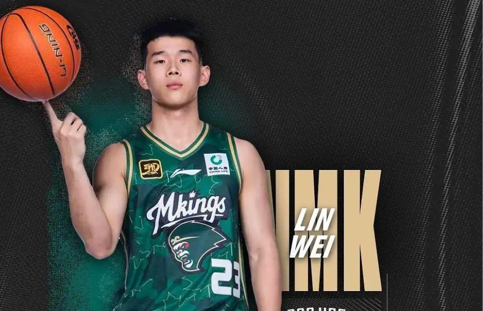 中国篮球再出一名NBA球员！继杨瀚森之后，22岁的他和篮网签约