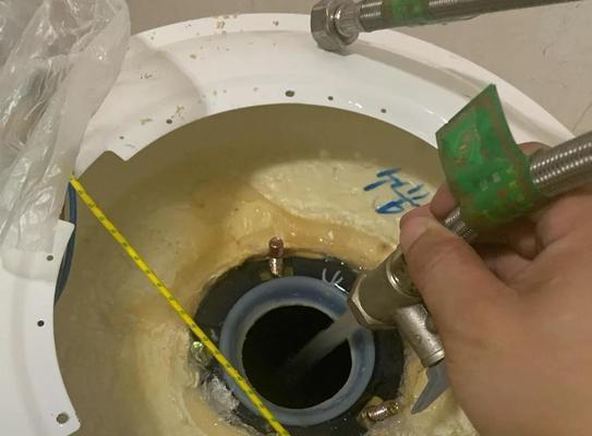 燃气热水器内部腐蚀问题及应对方法（预防与处理燃气热水器内部腐蚀现象，提升使用寿命）