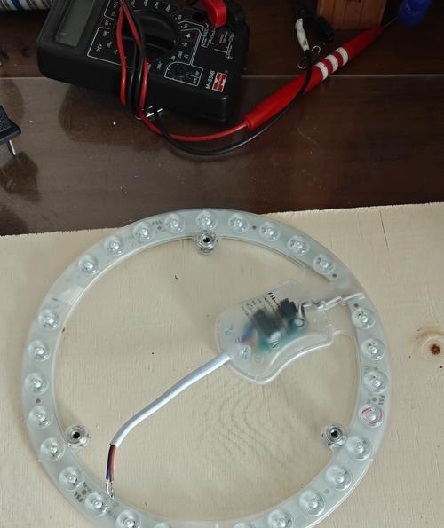 LED灯不亮了怎么修？故障排查与维修指南（掌握关键技巧，迅速解决LED灯不亮问题）