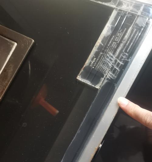 洗碗机旁边缝隙的处理方法（保持洗碗机周围清洁的秘诀）