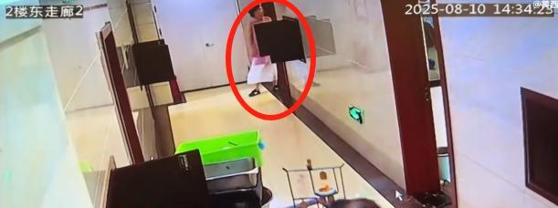 一家五口逃单后续，女子长相漂亮身材好，完整监控曝光，早有预谋