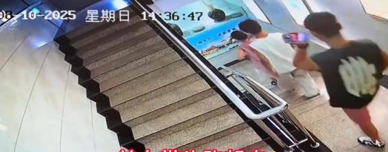 一家五口逃单后续，女子长相漂亮身材好，完整监控曝光，早有预谋