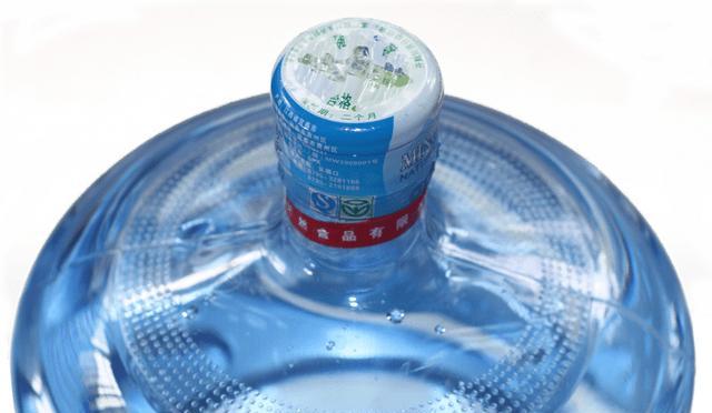 饮水机漏气原因及解决方法（揭秘饮水机漏气）