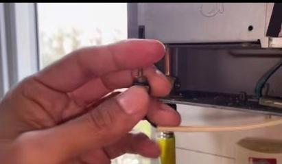 以史密斯电热水器E5故障检查（解决电热水器E5故障的方法与技巧）