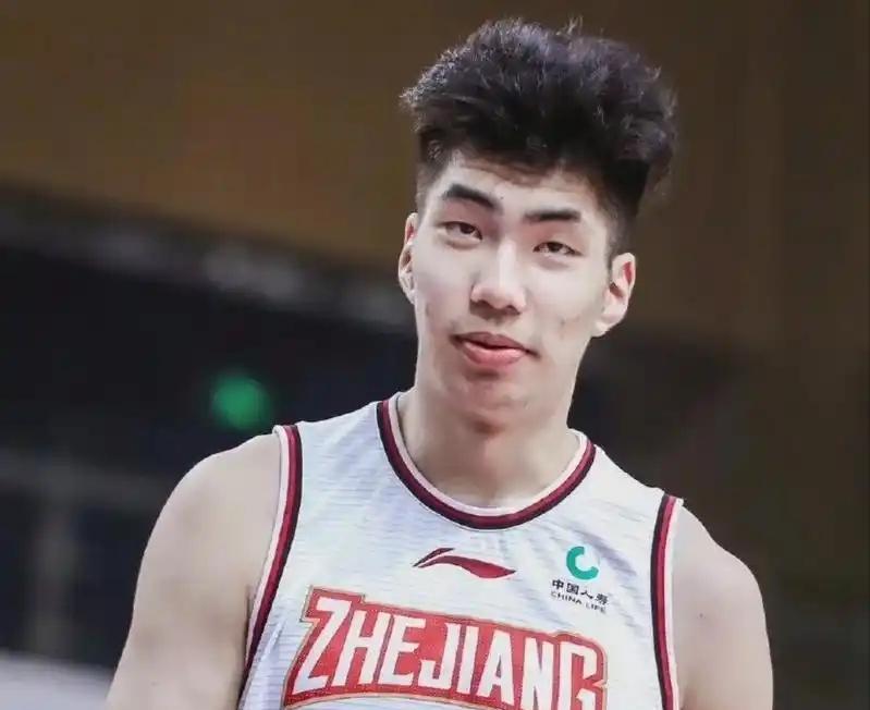 实话实说，中国男篮史上能力差劲的主力球员，莫过于以下这四位