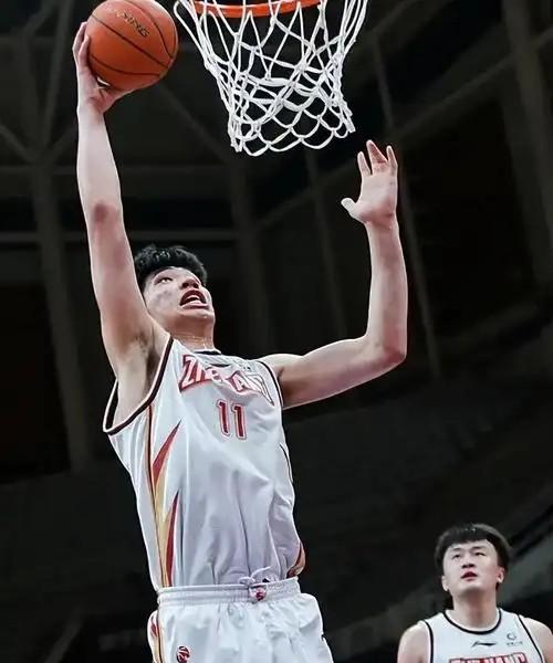 实话实说，中国男篮史上能力差劲的主力球员，莫过于以下这四位