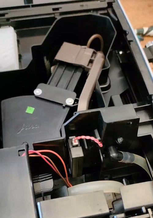 咖啡机漏水维修费用多少钱（为您揭示咖啡机漏水维修费用的真相）